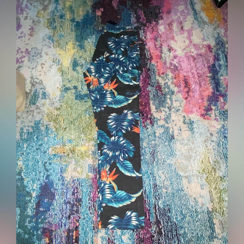 10 DEEP FLORAL CARGO. PANTS - BRAND NEW W/ TAGS
